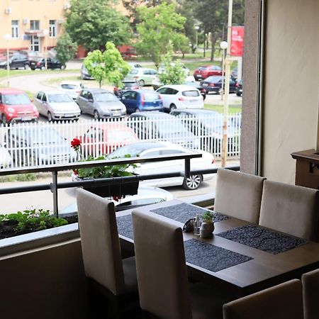 Garni Hotel Ema Kragujevac Zewnętrze zdjęcie