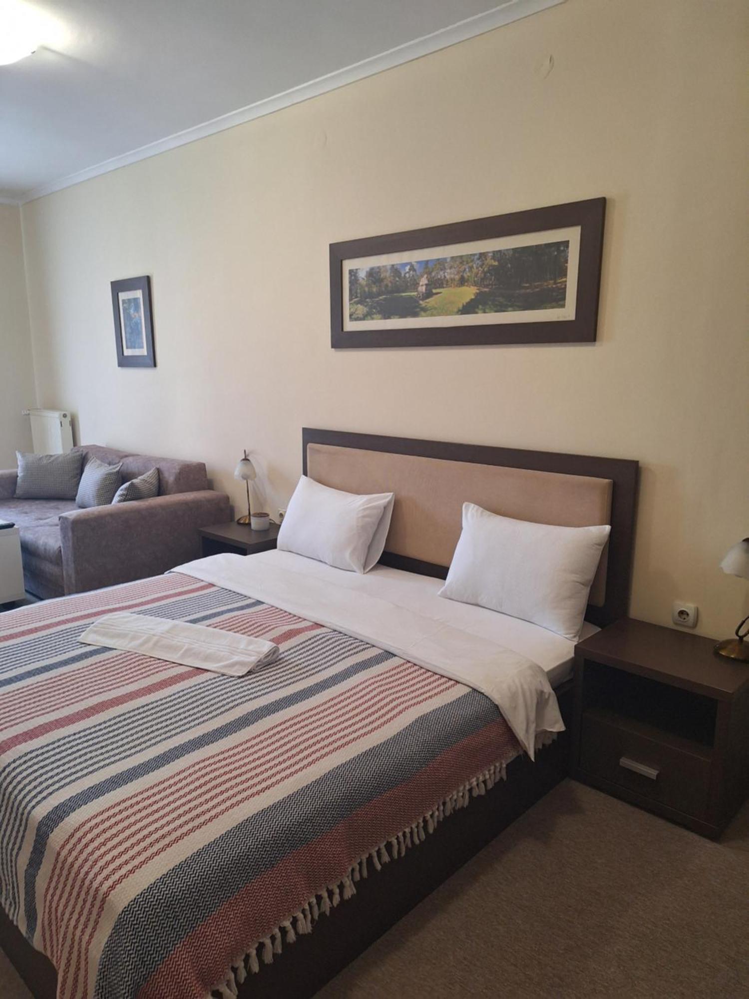 Garni Hotel Ema Kragujevac Zewnętrze zdjęcie
