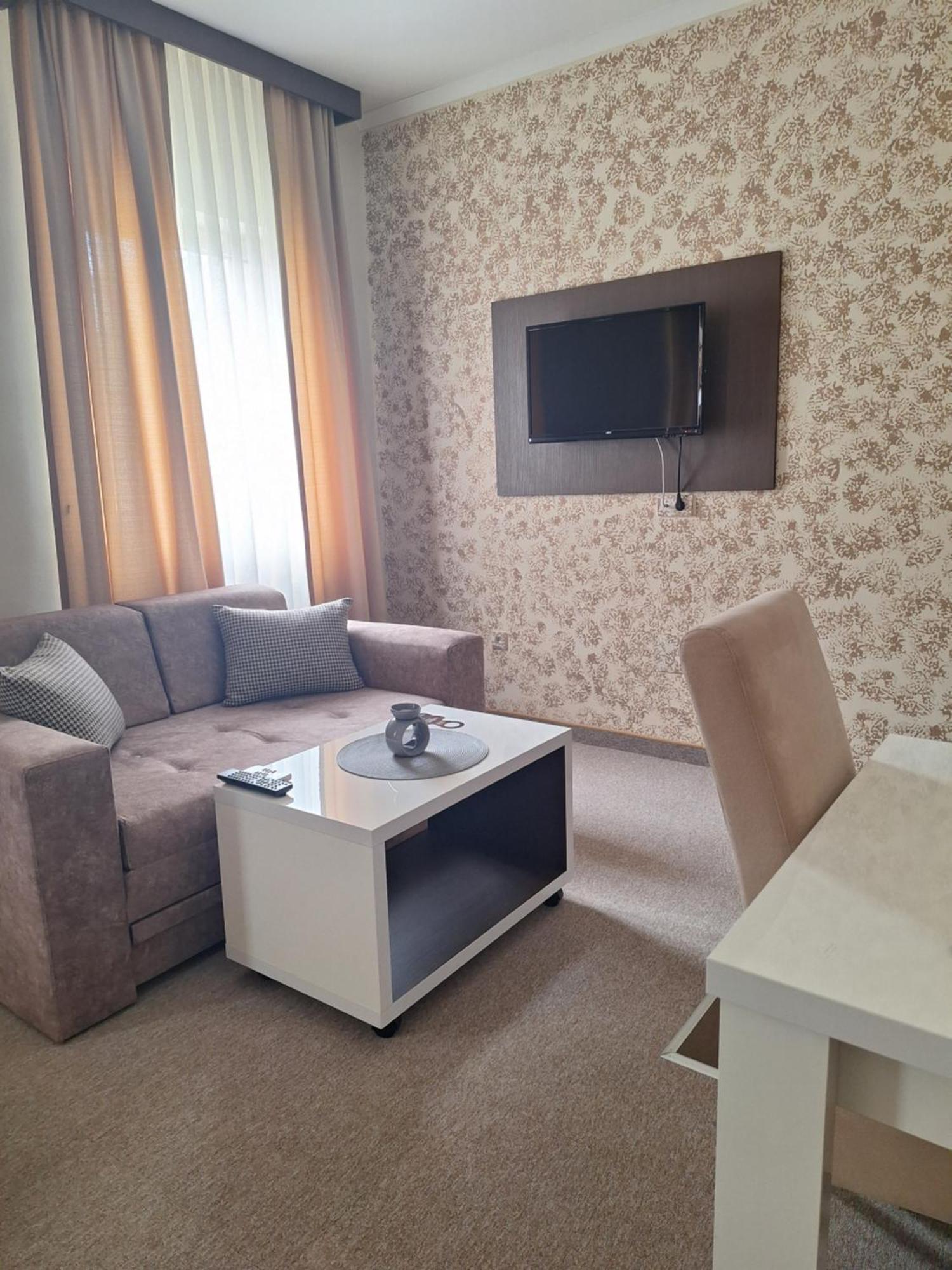 Garni Hotel Ema Kragujevac Zewnętrze zdjęcie
