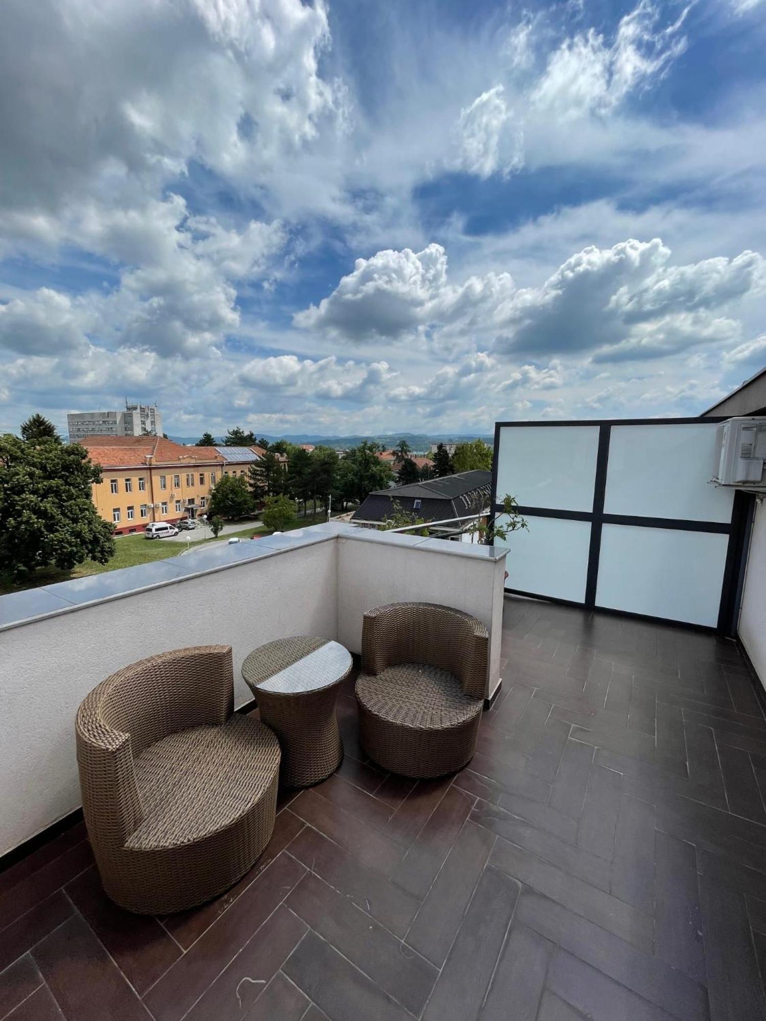 Garni Hotel Ema Kragujevac Zewnętrze zdjęcie