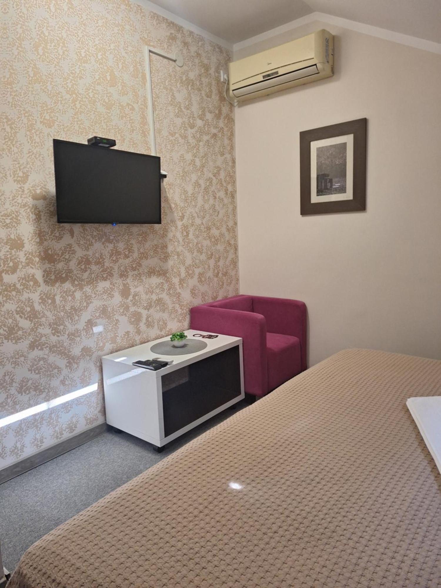 Garni Hotel Ema Kragujevac Zewnętrze zdjęcie