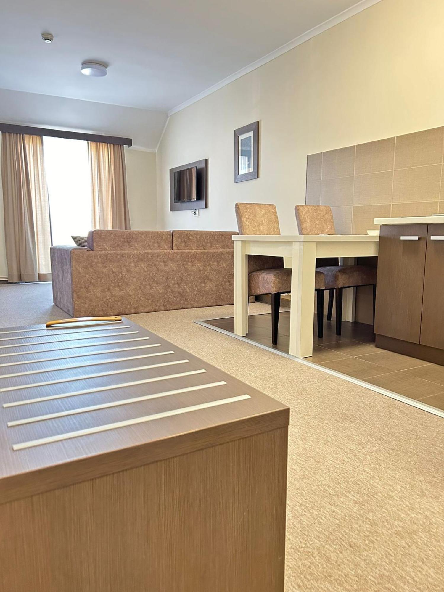 Garni Hotel Ema Kragujevac Zewnętrze zdjęcie